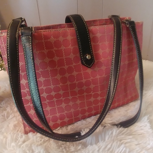 kate spade Handbags - kate spade Purse! EUC!